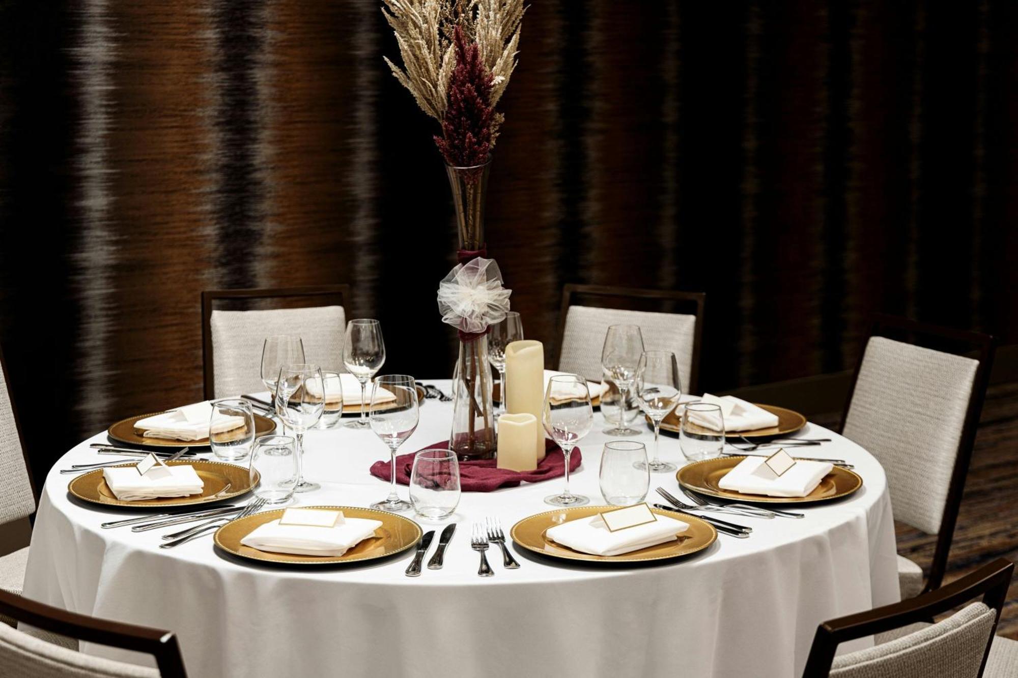 Courtyard By Marriott Dallas Downtown/Reunion District Exteriör bild