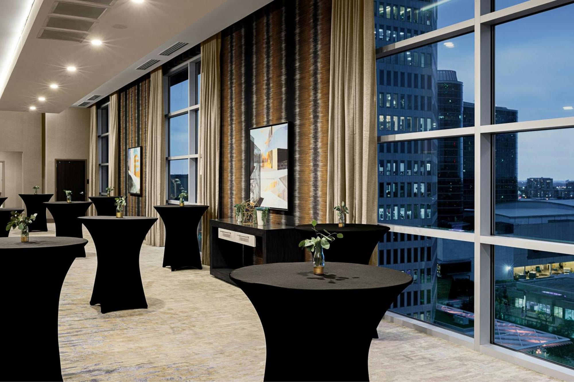 Courtyard By Marriott Dallas Downtown/Reunion District Exteriör bild