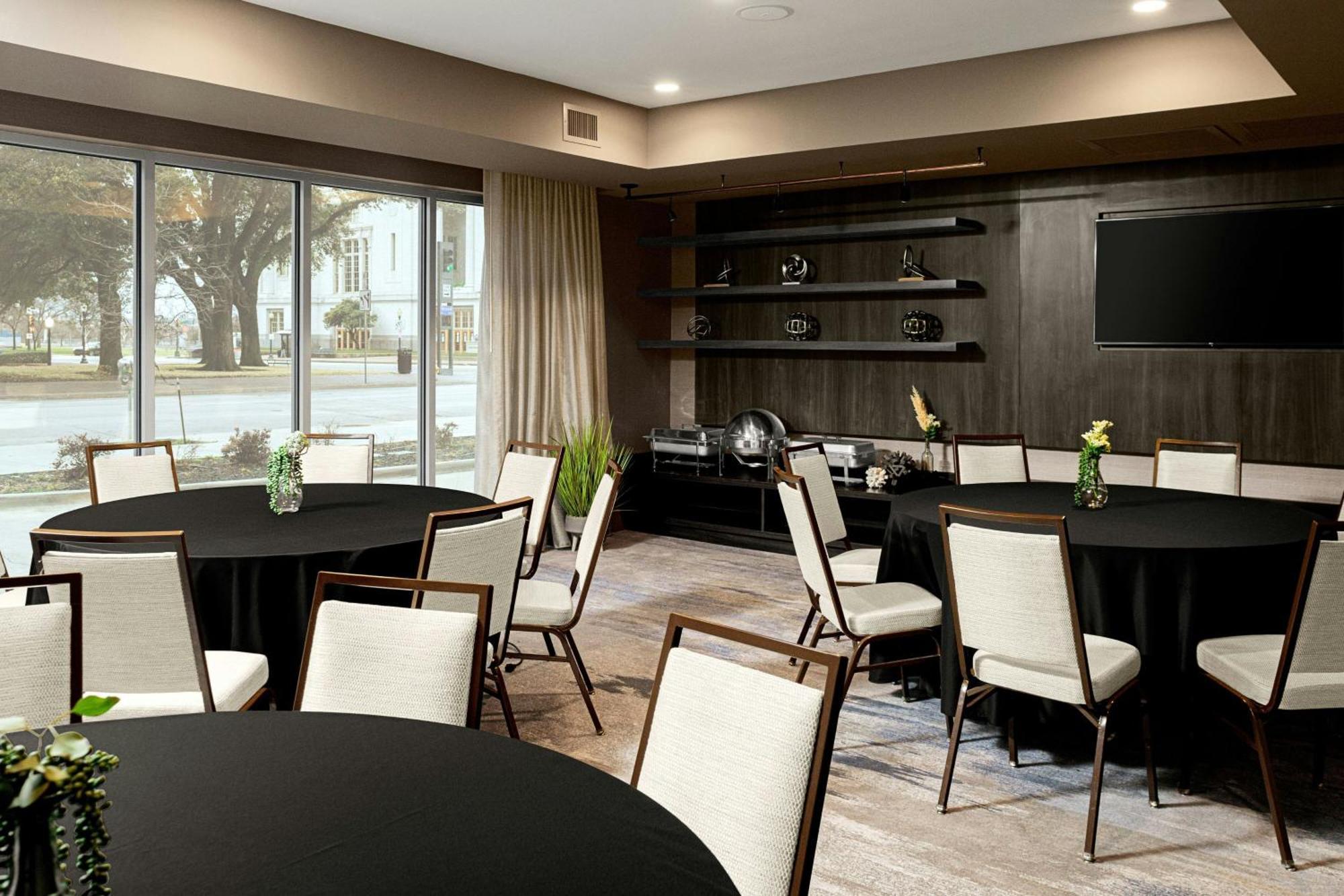 Courtyard By Marriott Dallas Downtown/Reunion District Exteriör bild