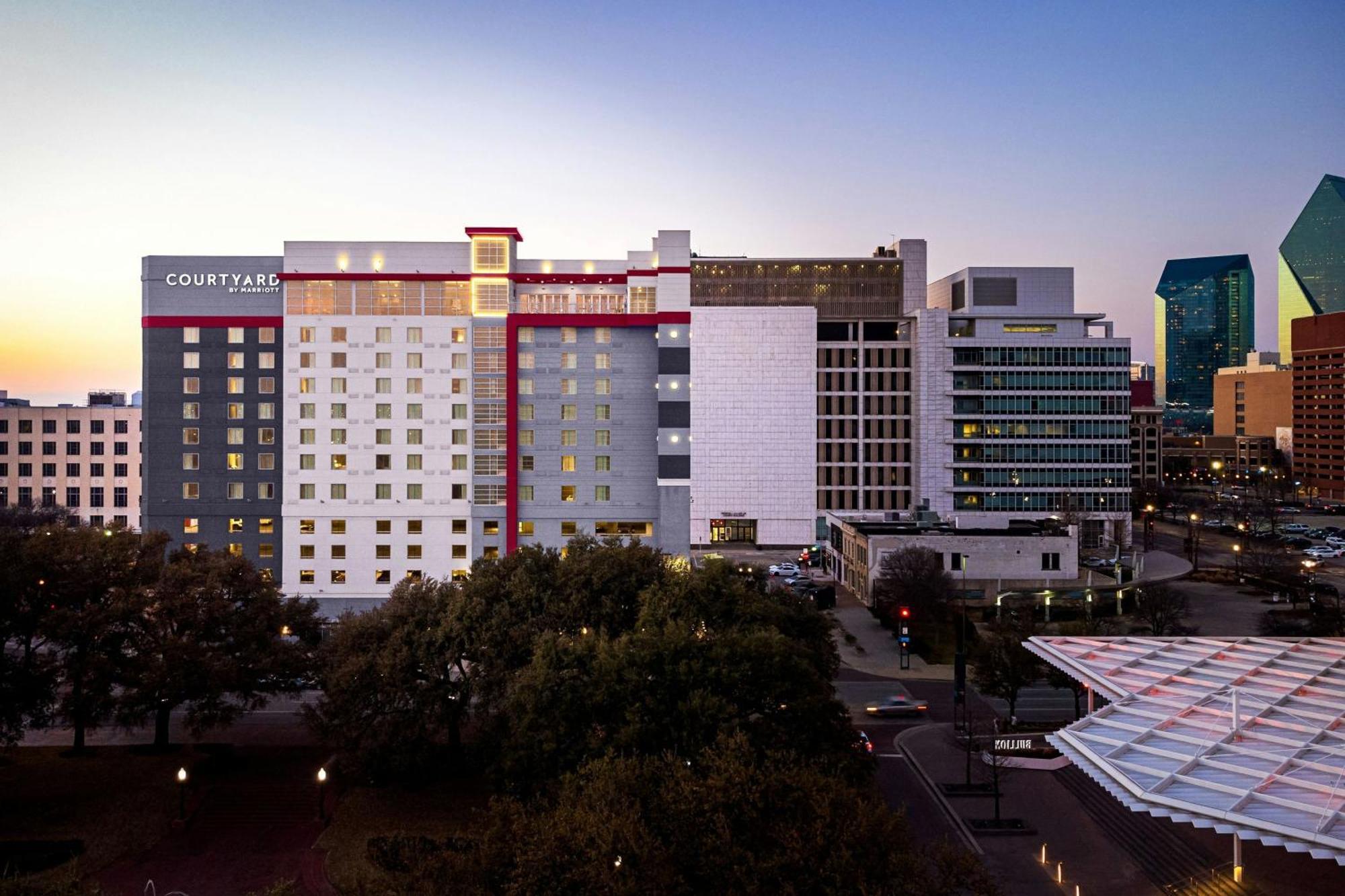 Courtyard By Marriott Dallas Downtown/Reunion District Exteriör bild