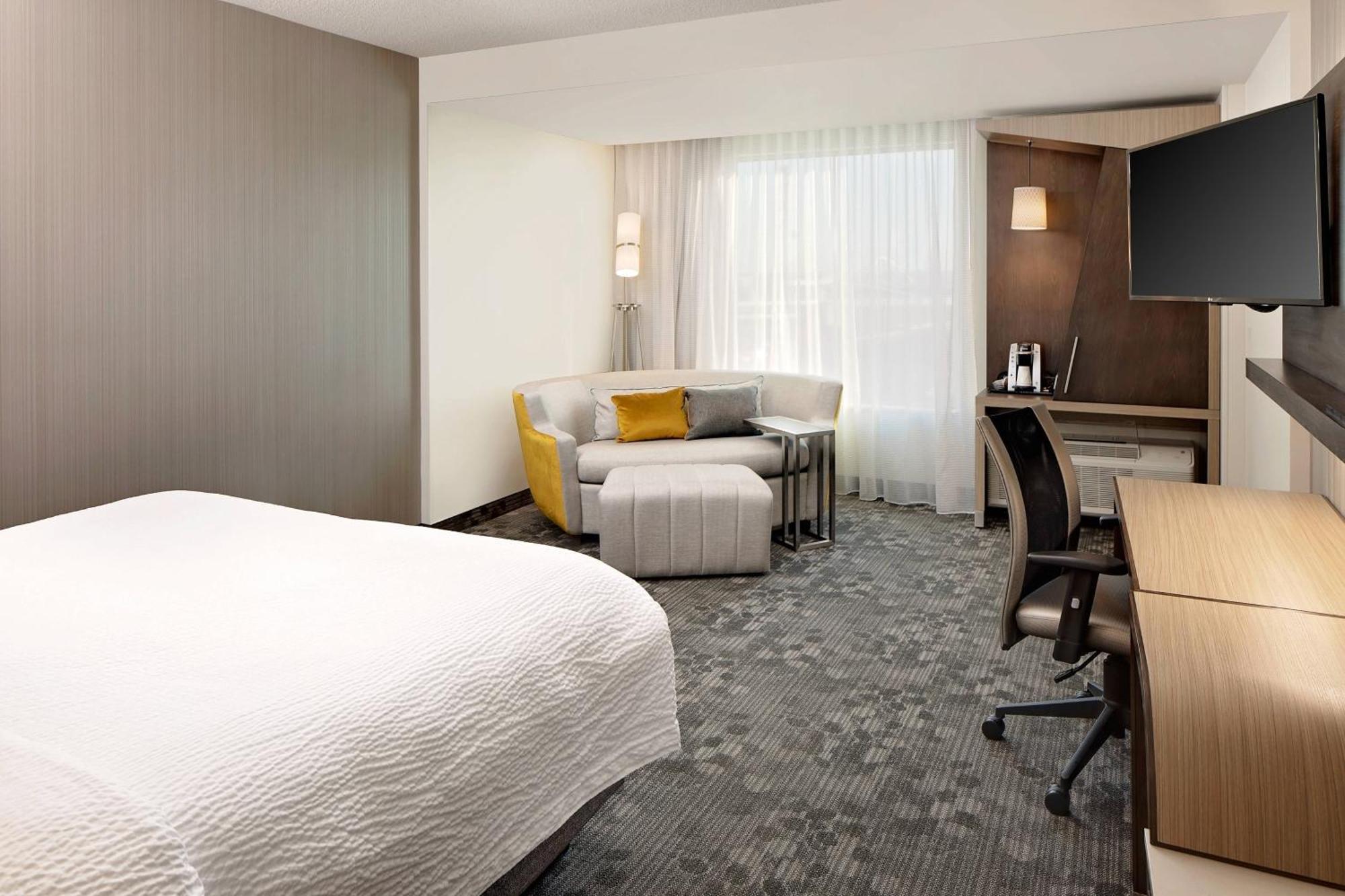 Courtyard By Marriott Dallas Downtown/Reunion District Exteriör bild