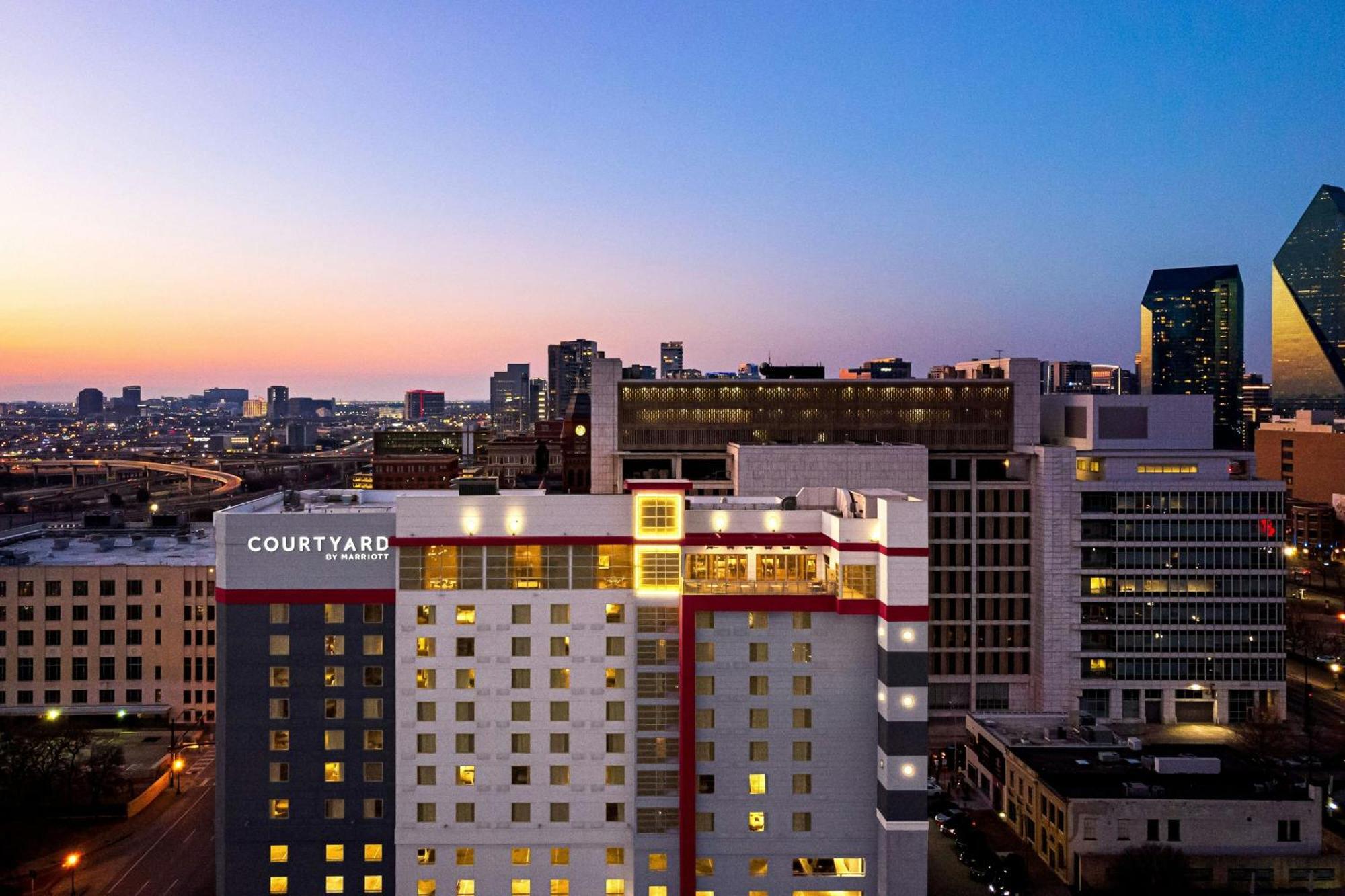 Courtyard By Marriott Dallas Downtown/Reunion District Exteriör bild
