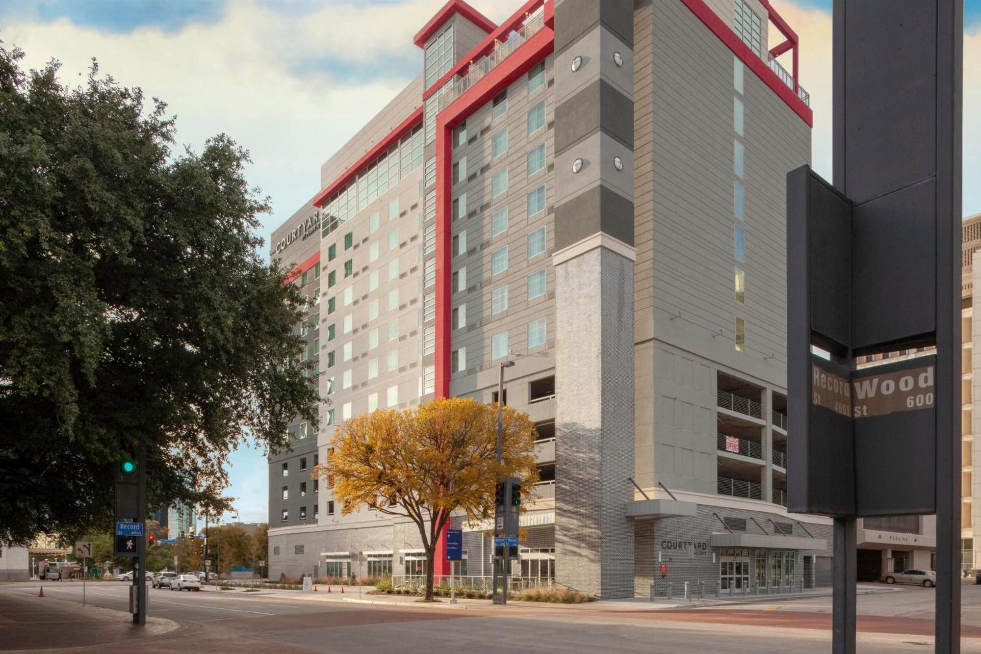 Courtyard By Marriott Dallas Downtown/Reunion District Exteriör bild